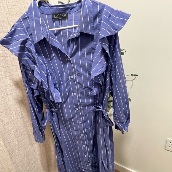 Cute dress with ruffed accents size 24 . Classy - Picture 1 of 5